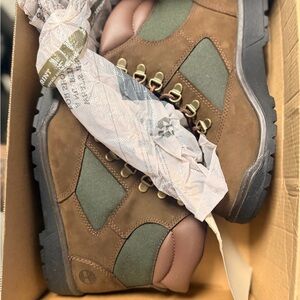Timberland men Brown and Olive Lace-Up Hiking Boots